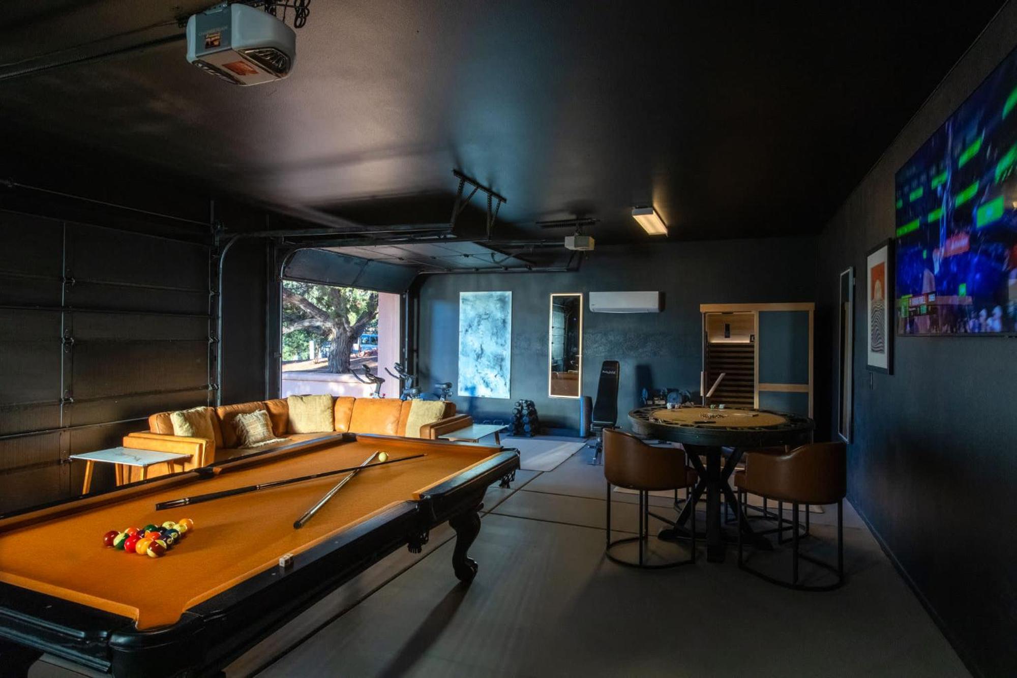 5 Bed 3 Bath Uptown Sedona-Game Room-Sauna-Cold Plunge-Jacuzzi-Gym Exterior photo